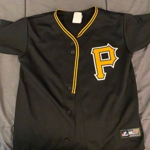 Medium Button Up Pirates Shirt